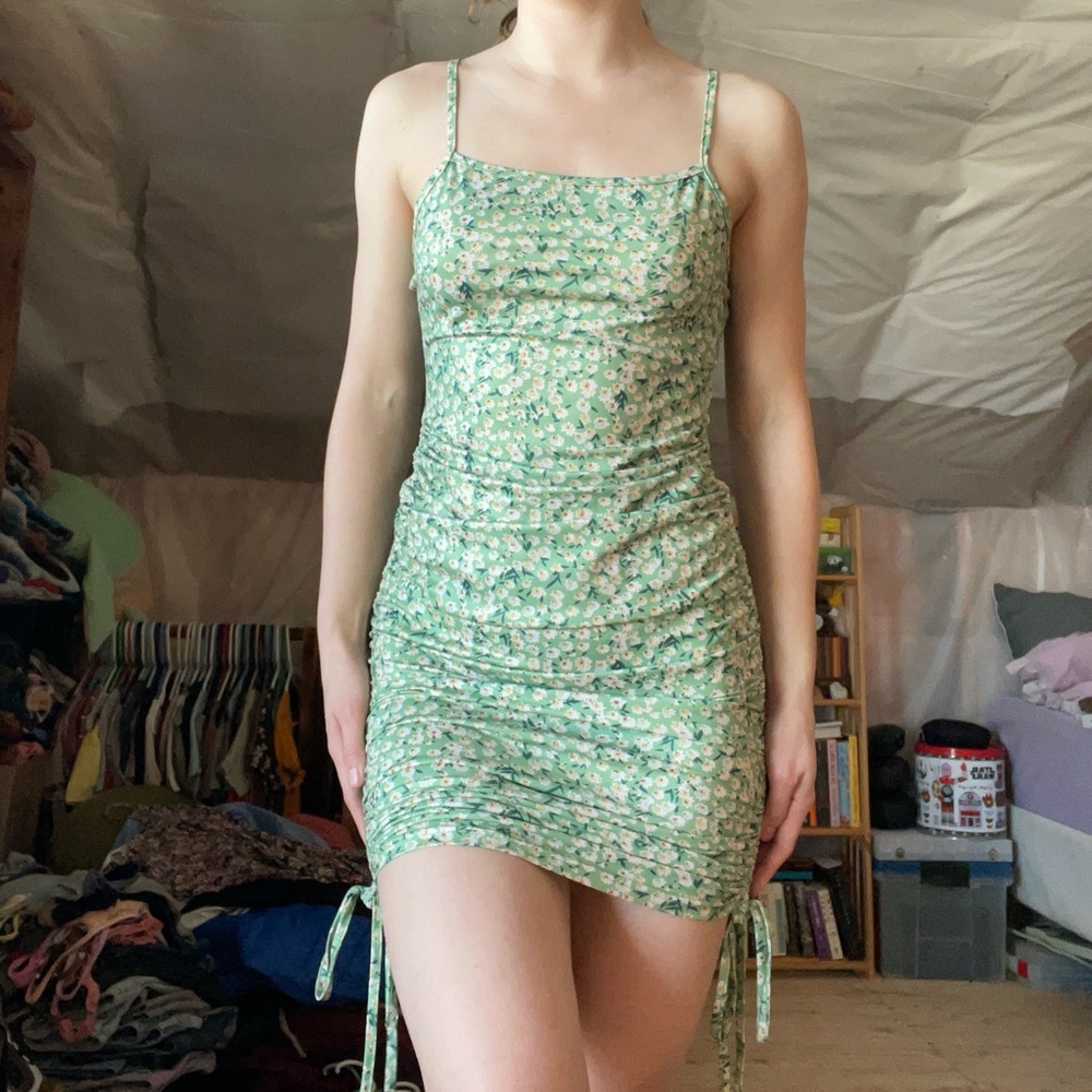 🌿 Floral Green Form Fitted Dress, Cinched Sides, Summer Dress, Spring Dress Prom